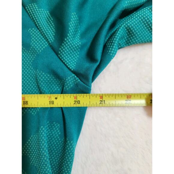 Under Armour TShirt Mens Medium Green Camo Short Sleeve Soccer Athleisure - Picture 6 of 10